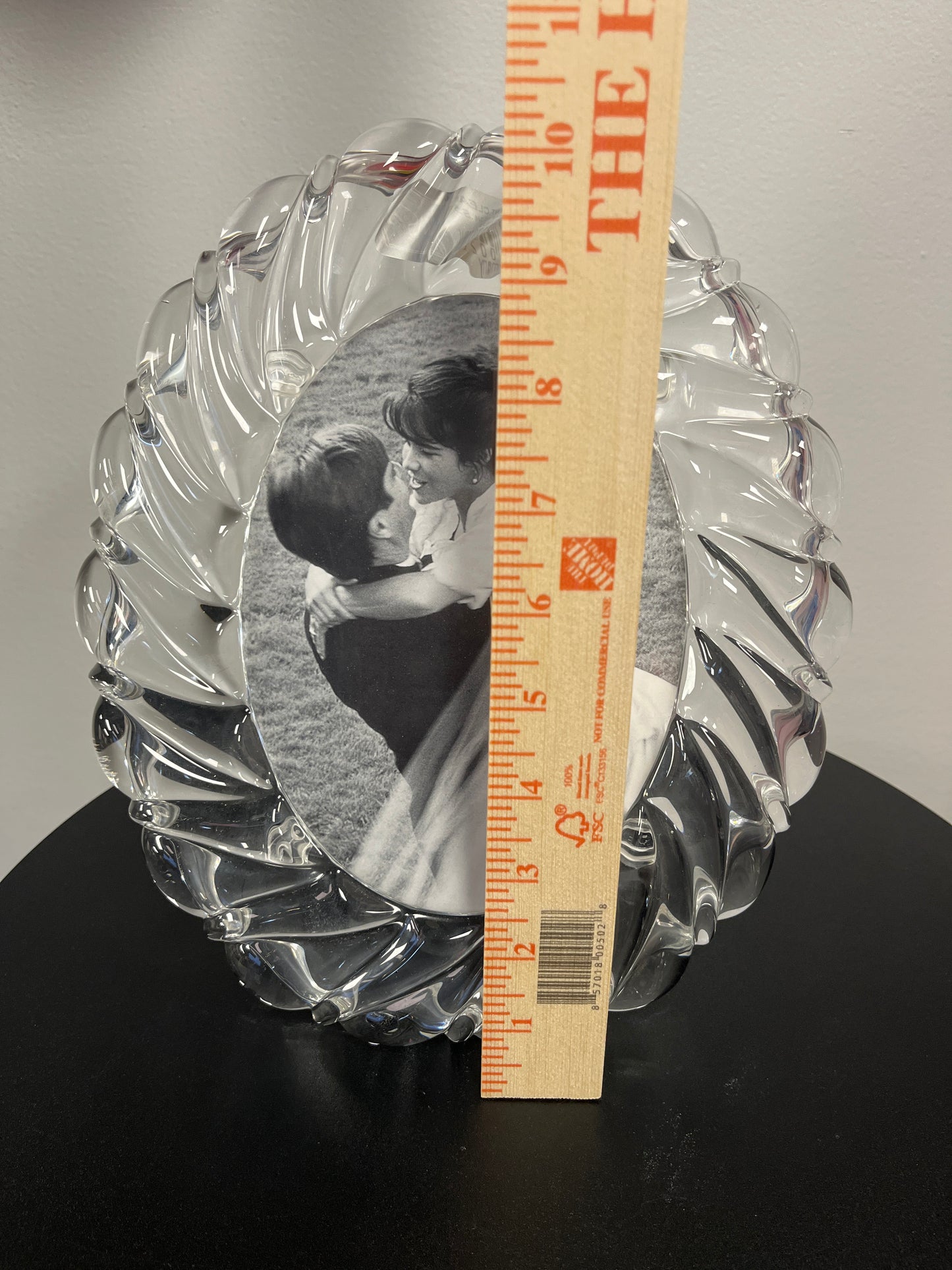 Mikasa Peppermint Clear Crystal Oval Picture Frame