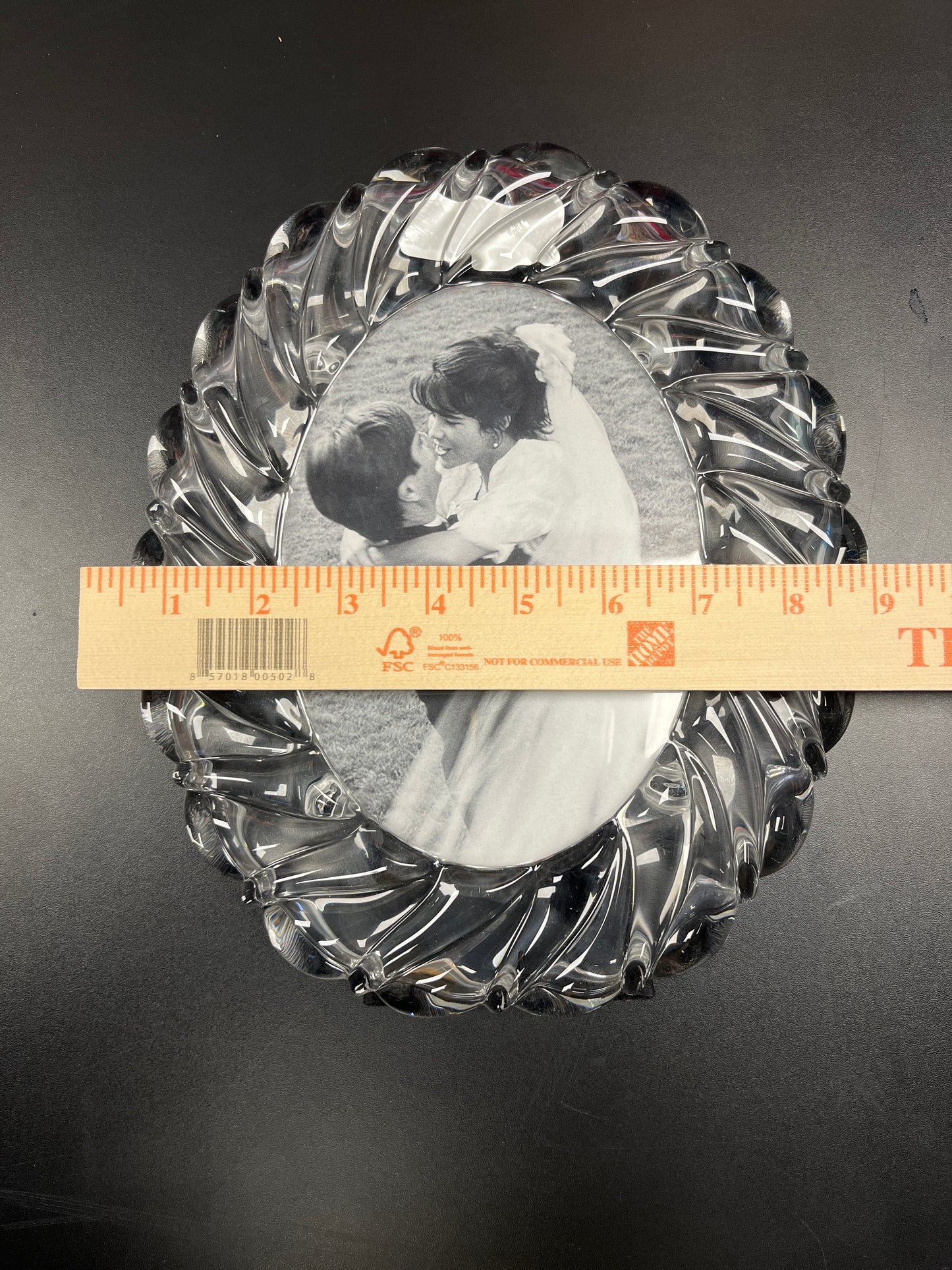 Mikasa Peppermint Clear Crystal Oval Picture Frame