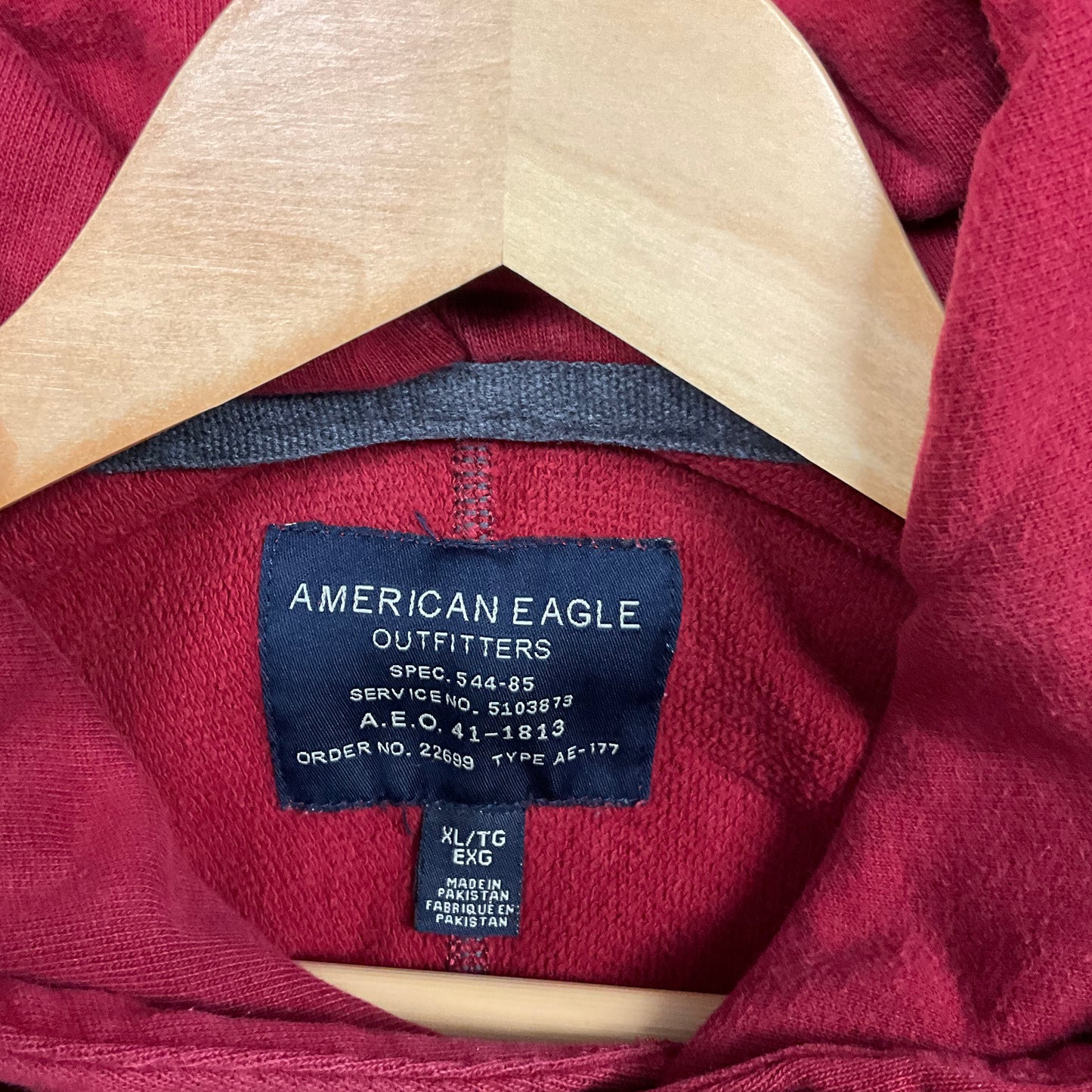 Sudadera con capucha vintage en color burdeos de American Eagle Outfitters