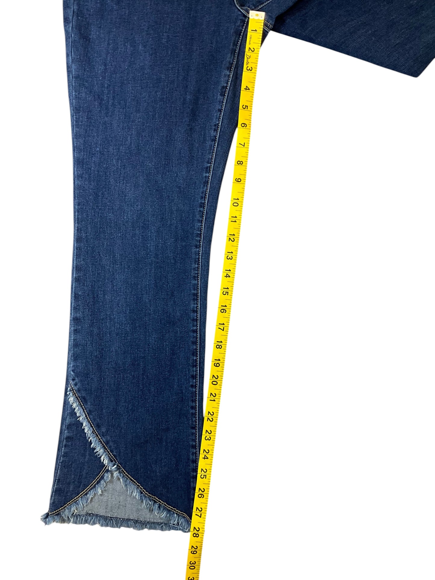 Charlie B Women’s Size 10 High-Rise Straight Jeans Frayed Tulip Hem