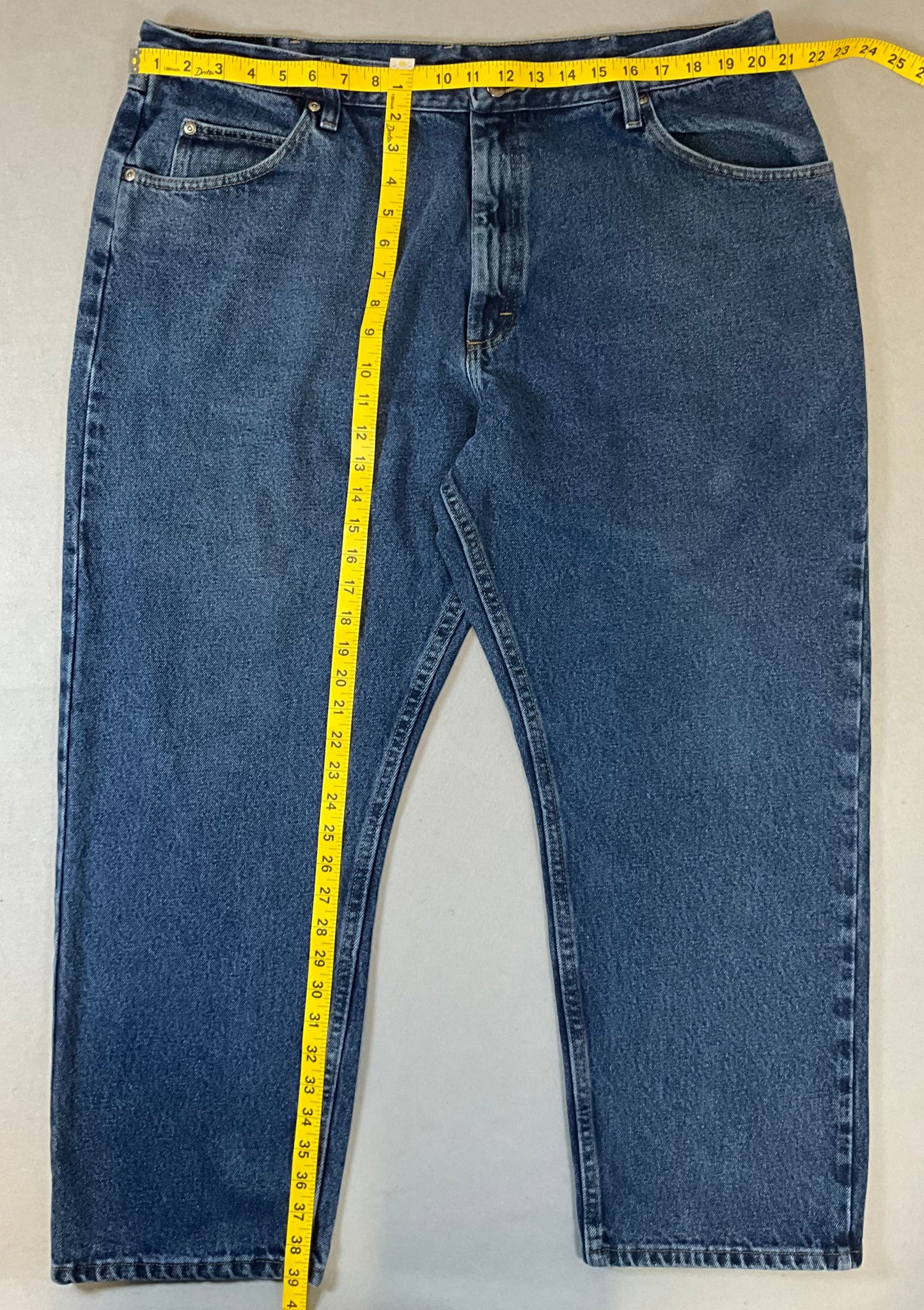 Wrangler Men's Relaxed Fit Jeans 42x29 Medium Wash Denim